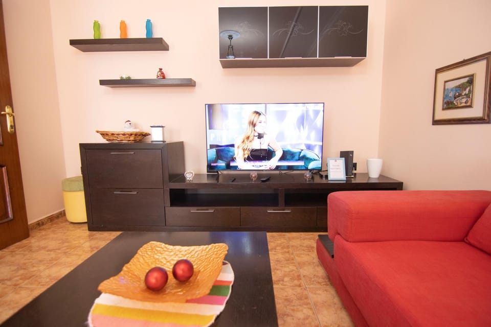 Communal lounge/ TV room, TV and multimedia, Living room