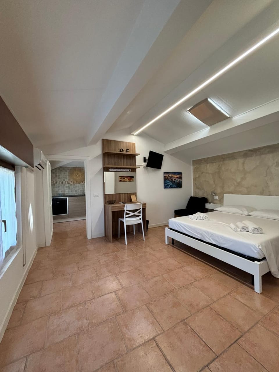 Photo of the whole room