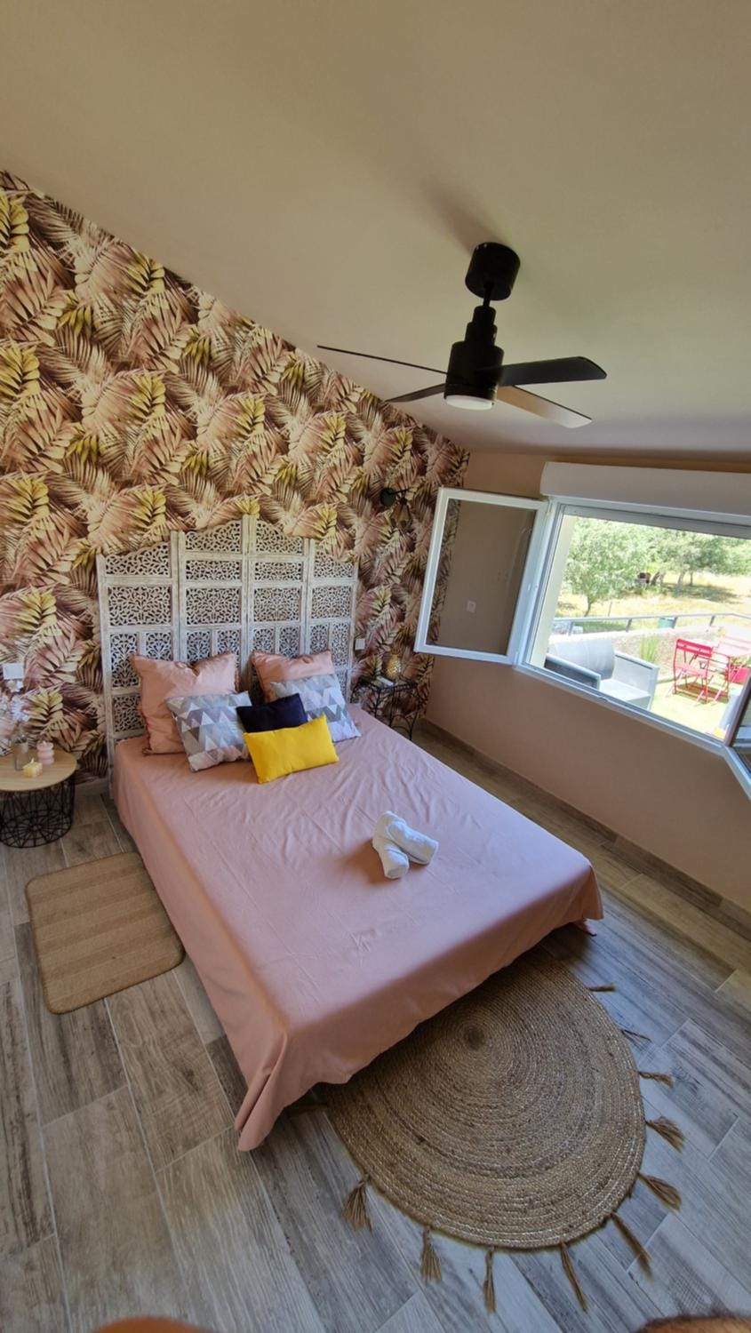 Les 3 Chênes Bed and Breakfast in Occitanie
