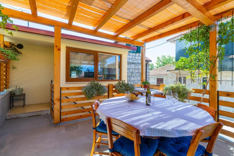 Day, View (from property/room), Balcony/Terrace, Dining area