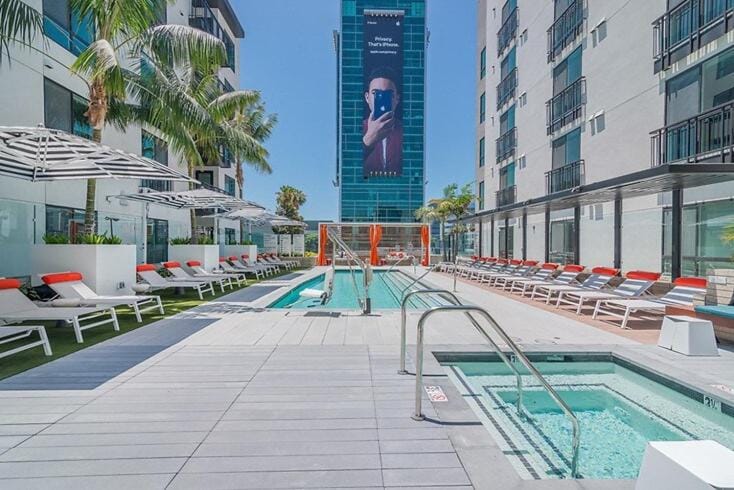 Swimming pool