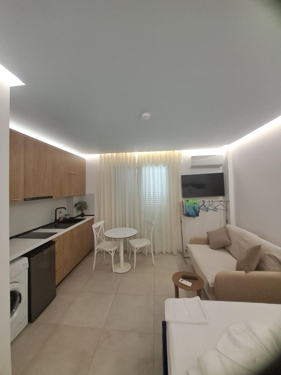 Kitchen or kitchenette, Seating area