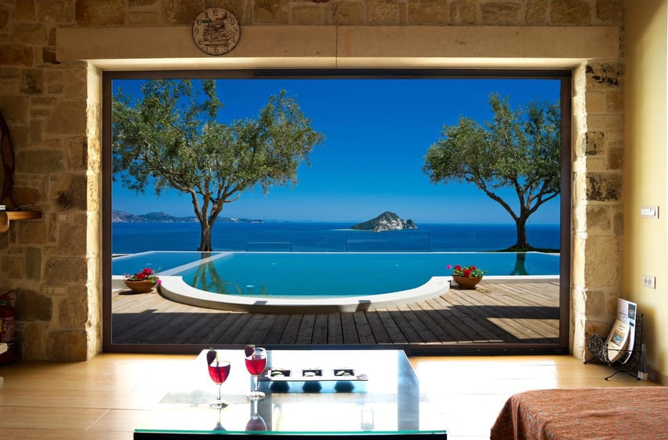Living room, City view, Garden view, Landmark view, Mountain view, Pool view, Sea view