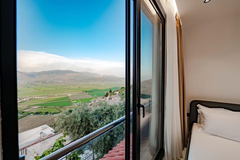 Bed, Day, Natural landscape, View (from property/room), Balcony/Terrace, Photo of the whole room, Bedroom, Mountain view