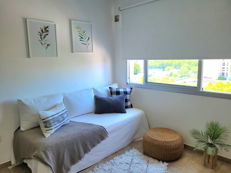 Bed, Living room