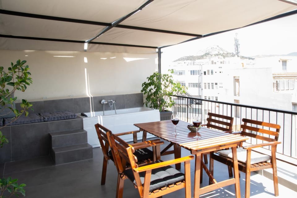 NEW! Unbelievable Acropolis View Jacuzzi flat! Apartment in Athens