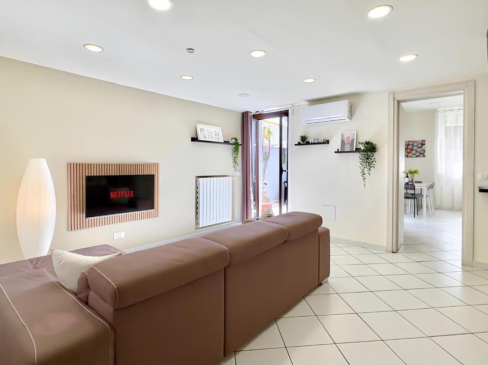 TV and multimedia, Living room, Seating area, air conditioner, air conditioner