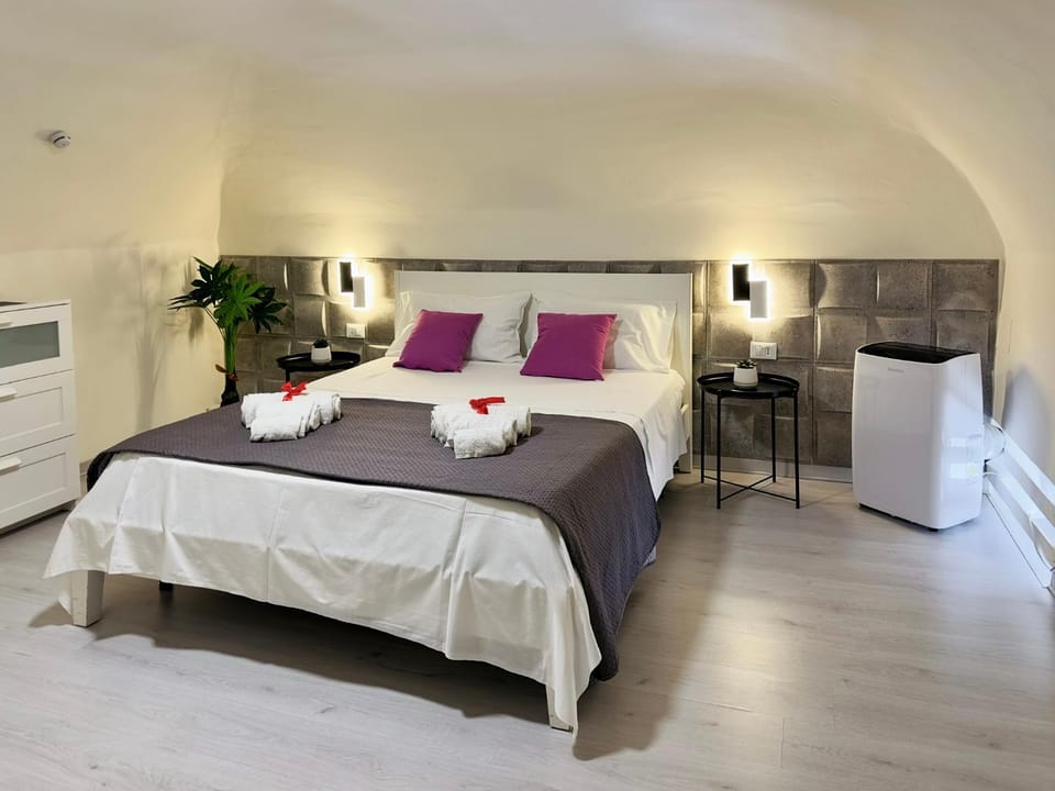 Bed, Photo of the whole room, Bedroom, towels, wardrobe, air conditioner