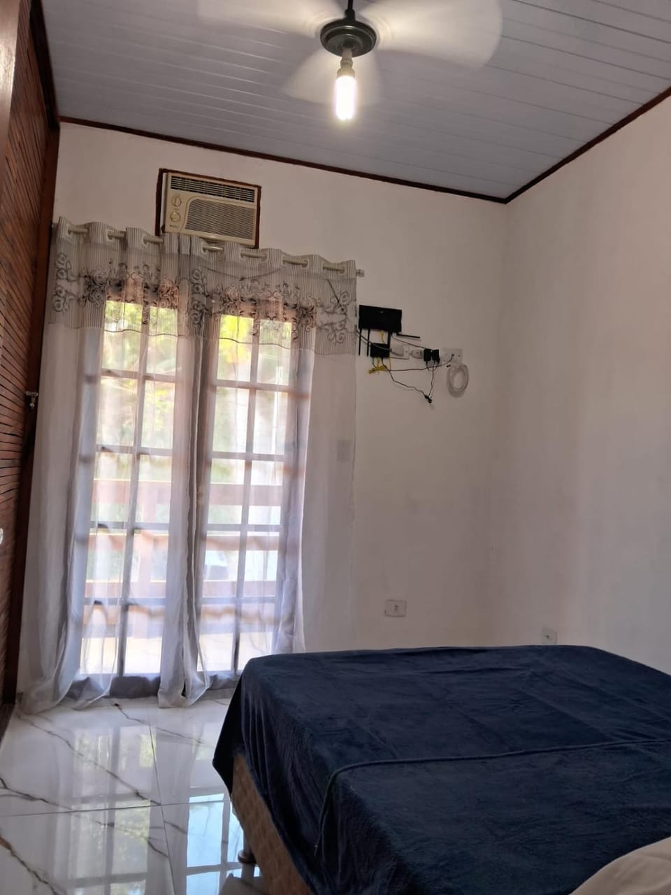 Bed, Bedroom, air conditioner