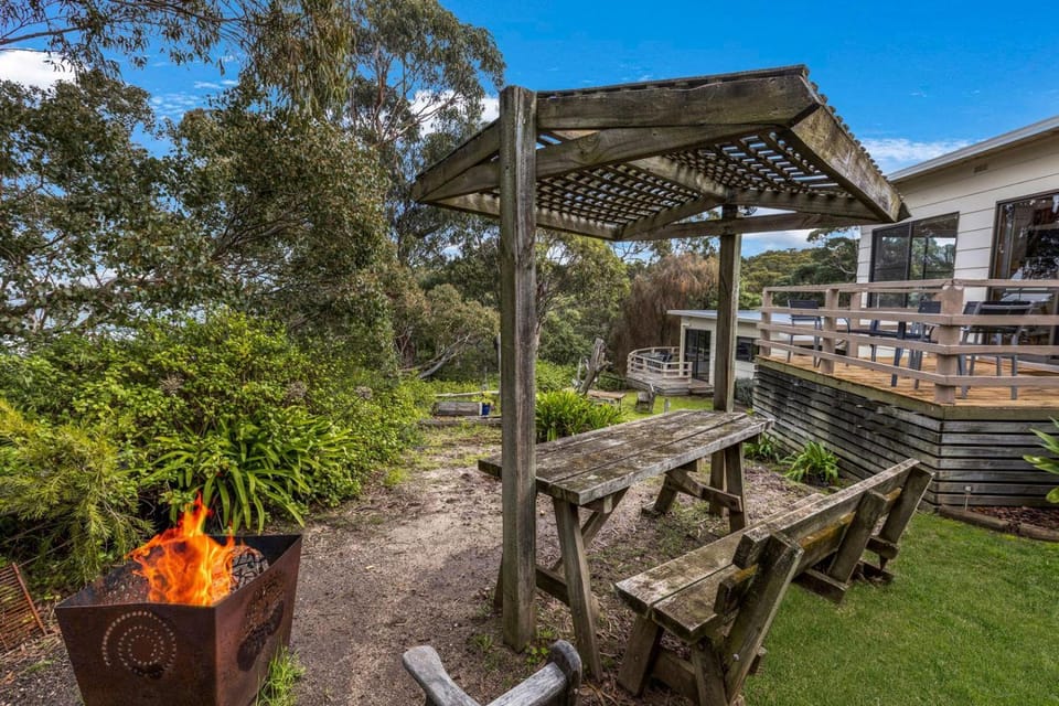 Jetty View - Bellbird Cabin Cabin in Victoria