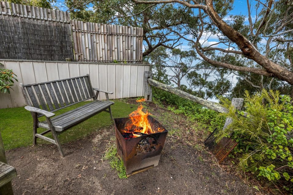 Jetty View - Bellbird Cabin Cabin in Victoria