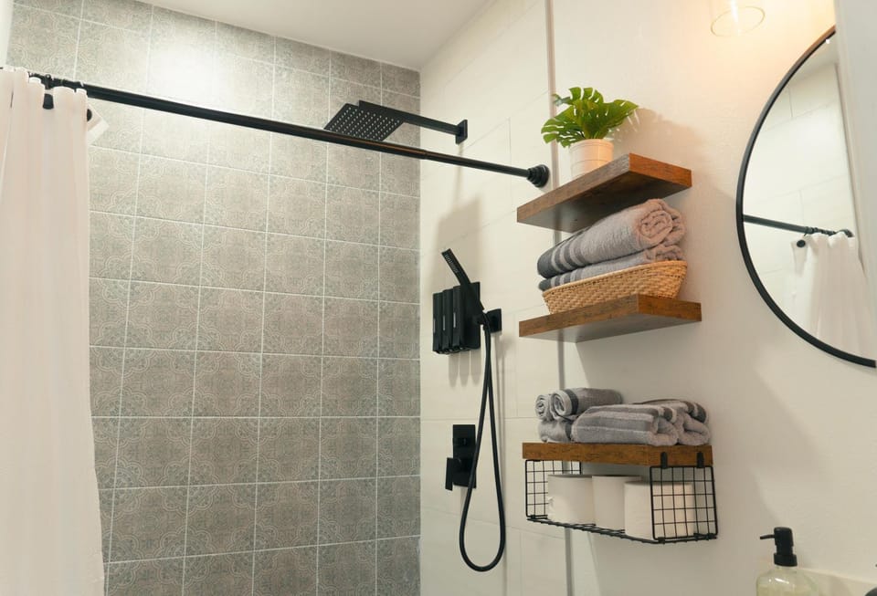 Shower, Bathroom, towels