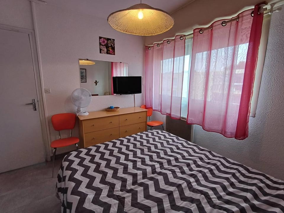 Appartement F2 avec Balcon, Ascenseur et Proche Thermes à Balaruc-les-Bains - FR-1-571-62 Apartment in Balaruc-les-Bains