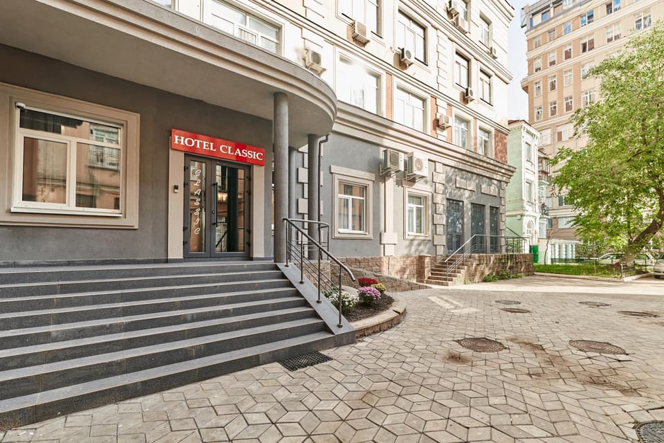 Facade/entrance