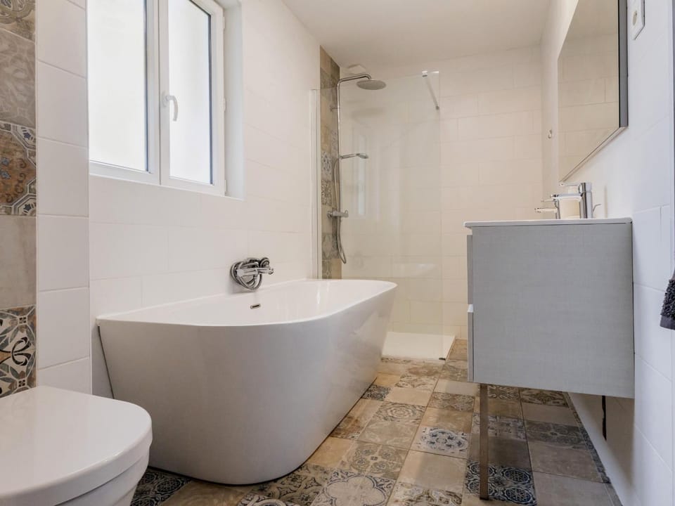 Chaumière au calme avec terrasse, à 9 km des plages, 3 chambres, parking privé et équipements bébé. - FR-1-306-1276 House in Pays de la Loire