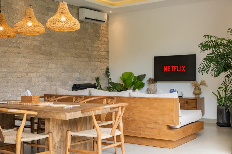 TV and multimedia, Seating area