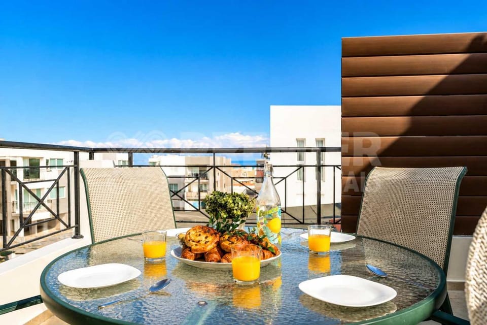 2BR Apartment with Pool - Michel by Premier Apartment in Paralimni