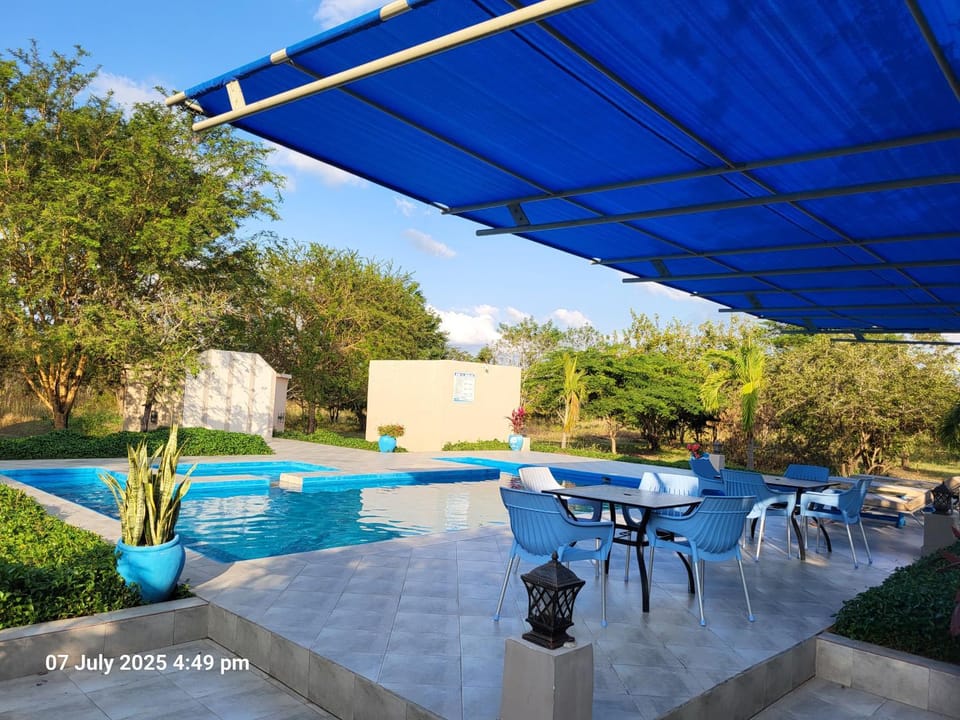 Swimming pool