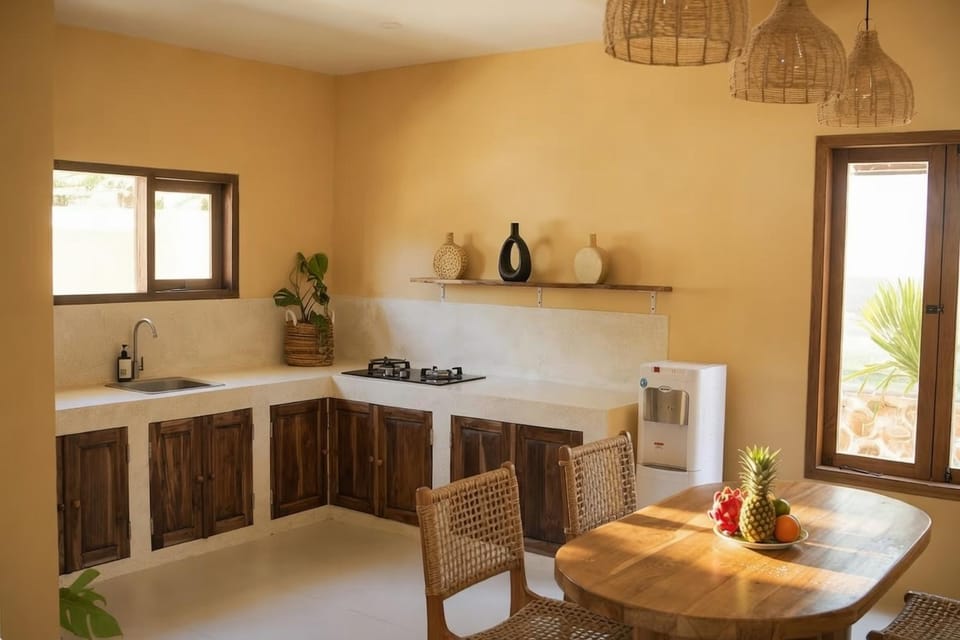 Diving, kitchen