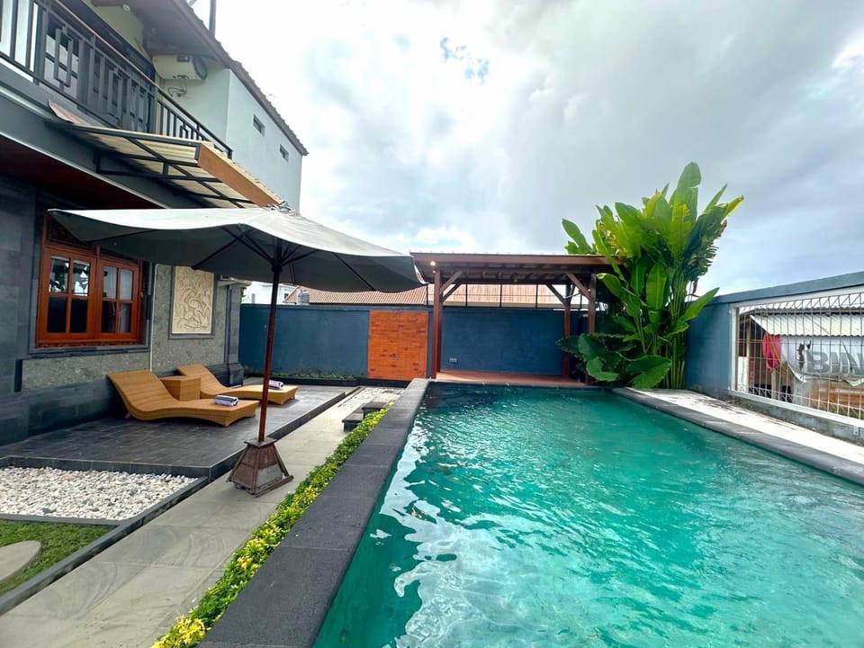 Day, Swimming pool