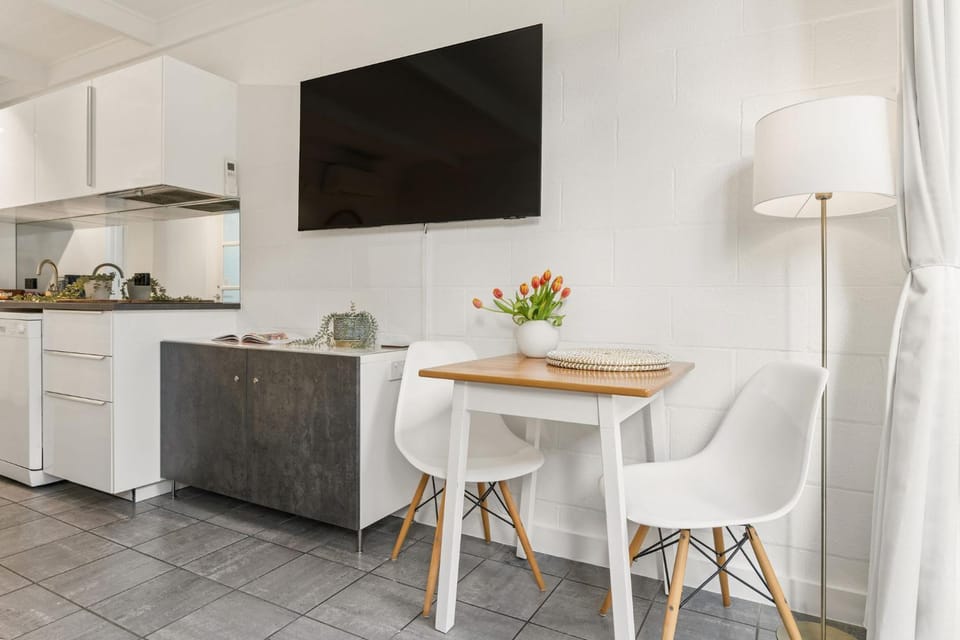 TV and multimedia, Kitchen or kitchenette, Dining area