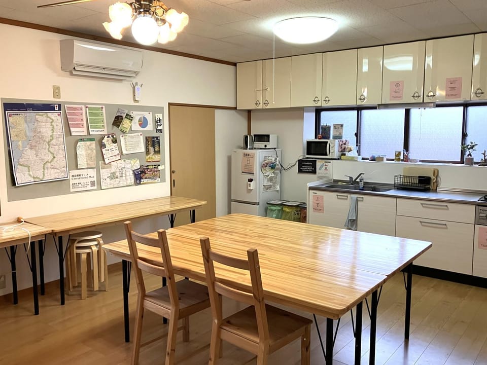 Kitchen or kitchenette, Dining area, oven, stove, toaster, air conditioner