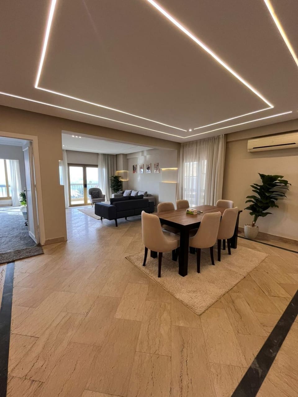 Living room, Seating area