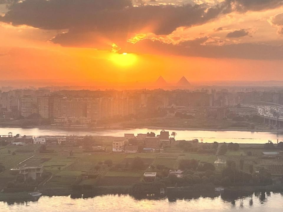 Maadi Nile and pyramids view Apartment in Cairo Governorate