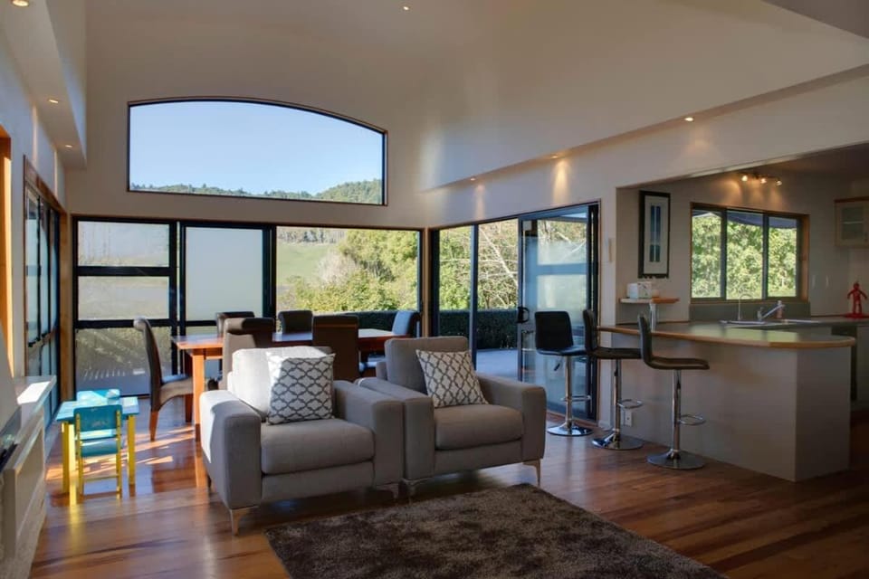 Waterfront Escape House in Rotorua