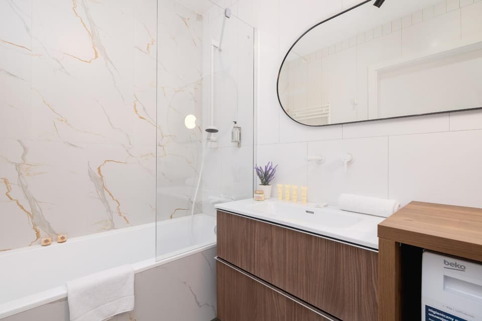 Bathroom, Bath