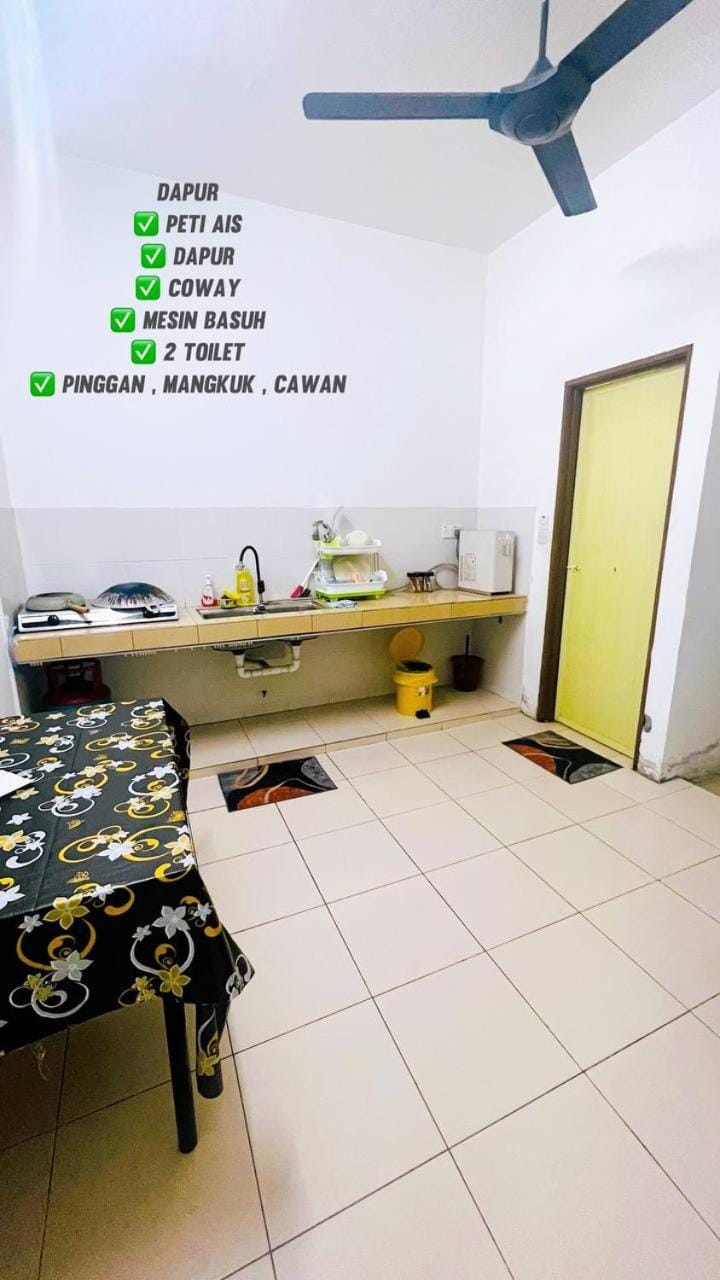 SS MANJUNG HomeSTAY Apartment in Perak