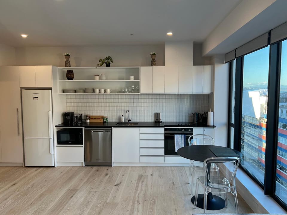 Kitchen or kitchenette, Dining area, dishwasher, oven