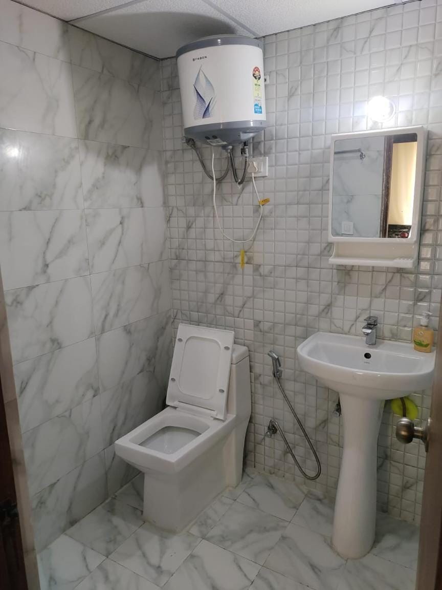ATS Grand Casa Studio - Stay like a Celebrity Apartment in Noida