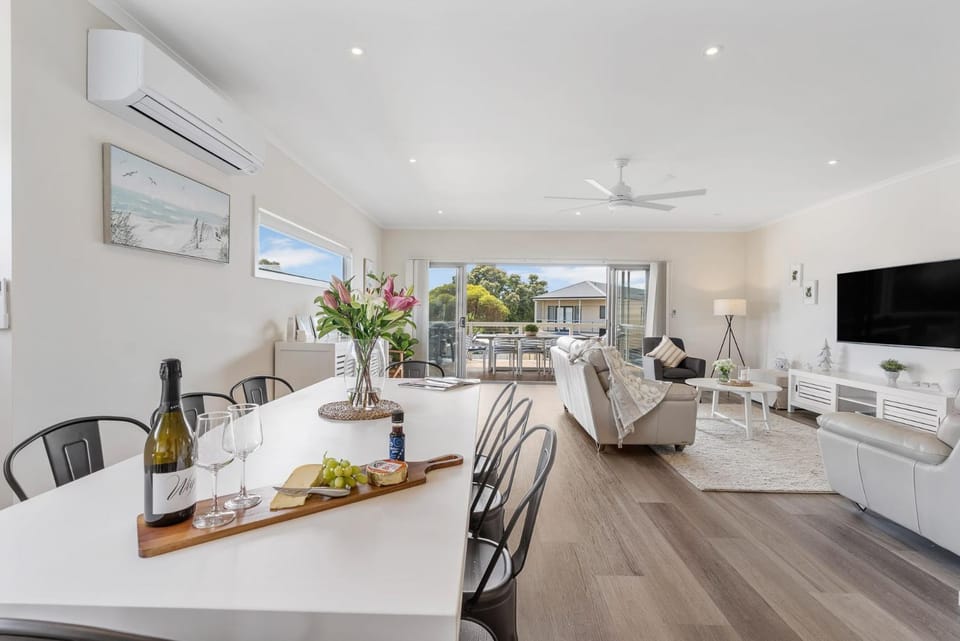 Seabreeze - 8A Charles - Luxury - Wi-Fi -Family House in Port Elliot