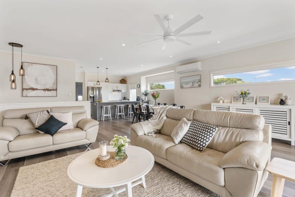 Seabreeze - 8A Charles - Luxury - Wi-Fi -Family House in Port Elliot