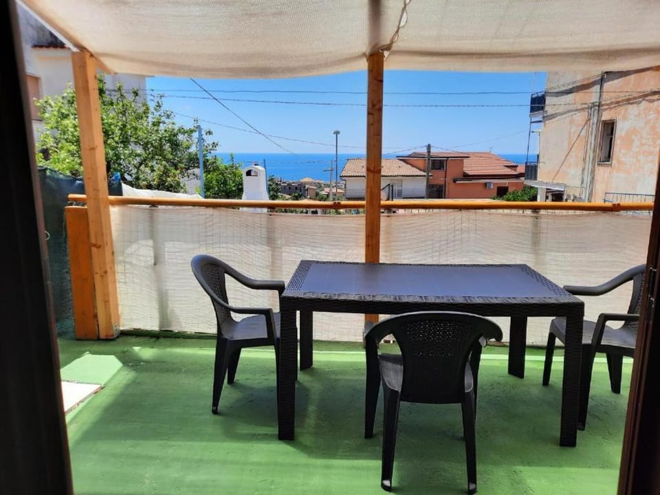 Patio, Day, Natural landscape, View (from property/room), Balcony/Terrace, Dining area, Sea view