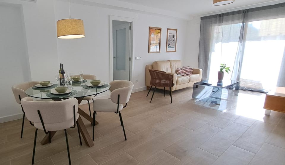 Living room, Dining area
