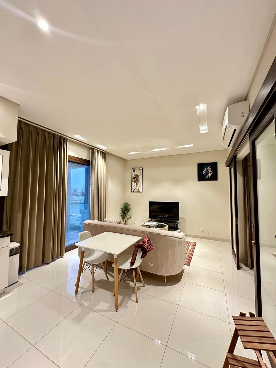 2 Hawana VIP Studio Apartment in Oman