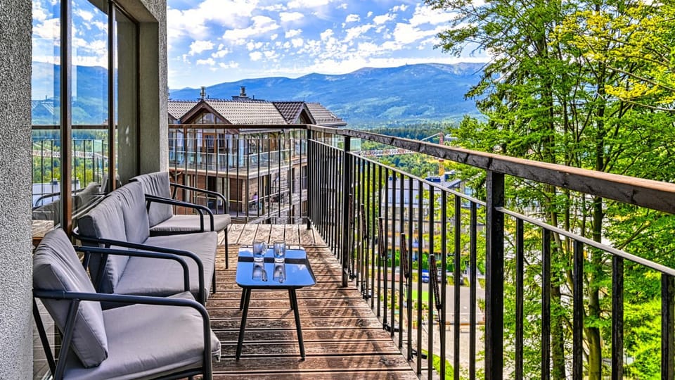 Day, Natural landscape, View (from property/room), Balcony/Terrace, Mountain view