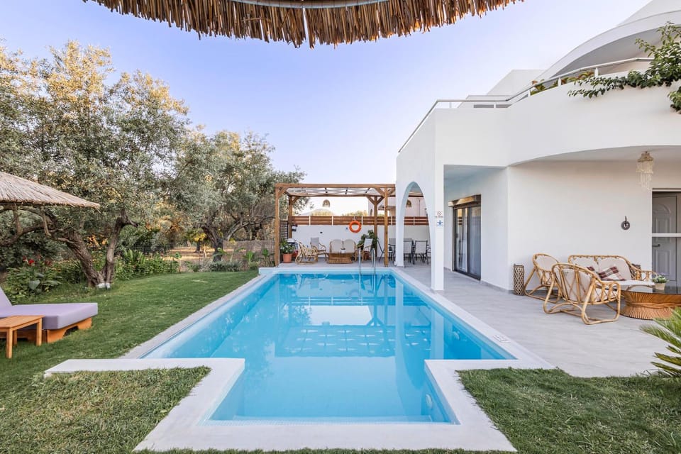 Patio, Spring, Natural landscape, Garden, Garden view, Pool view, Swimming pool, sunbed