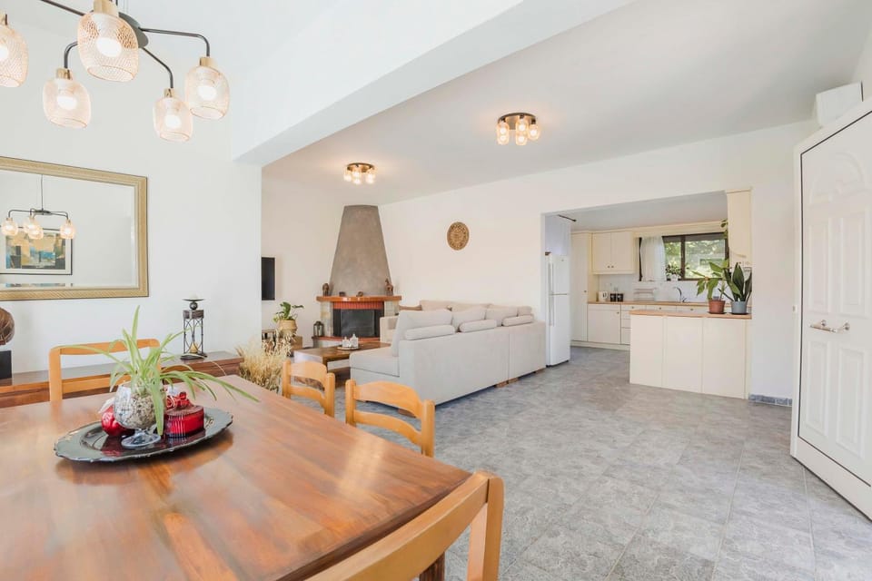 Seating area, Dining area
