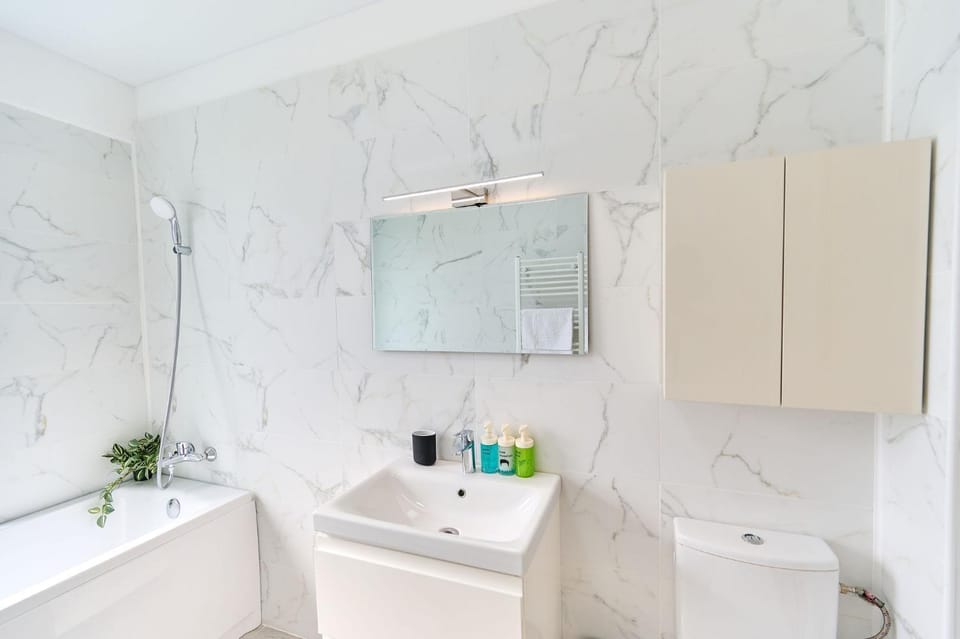 Bathroom, Bath