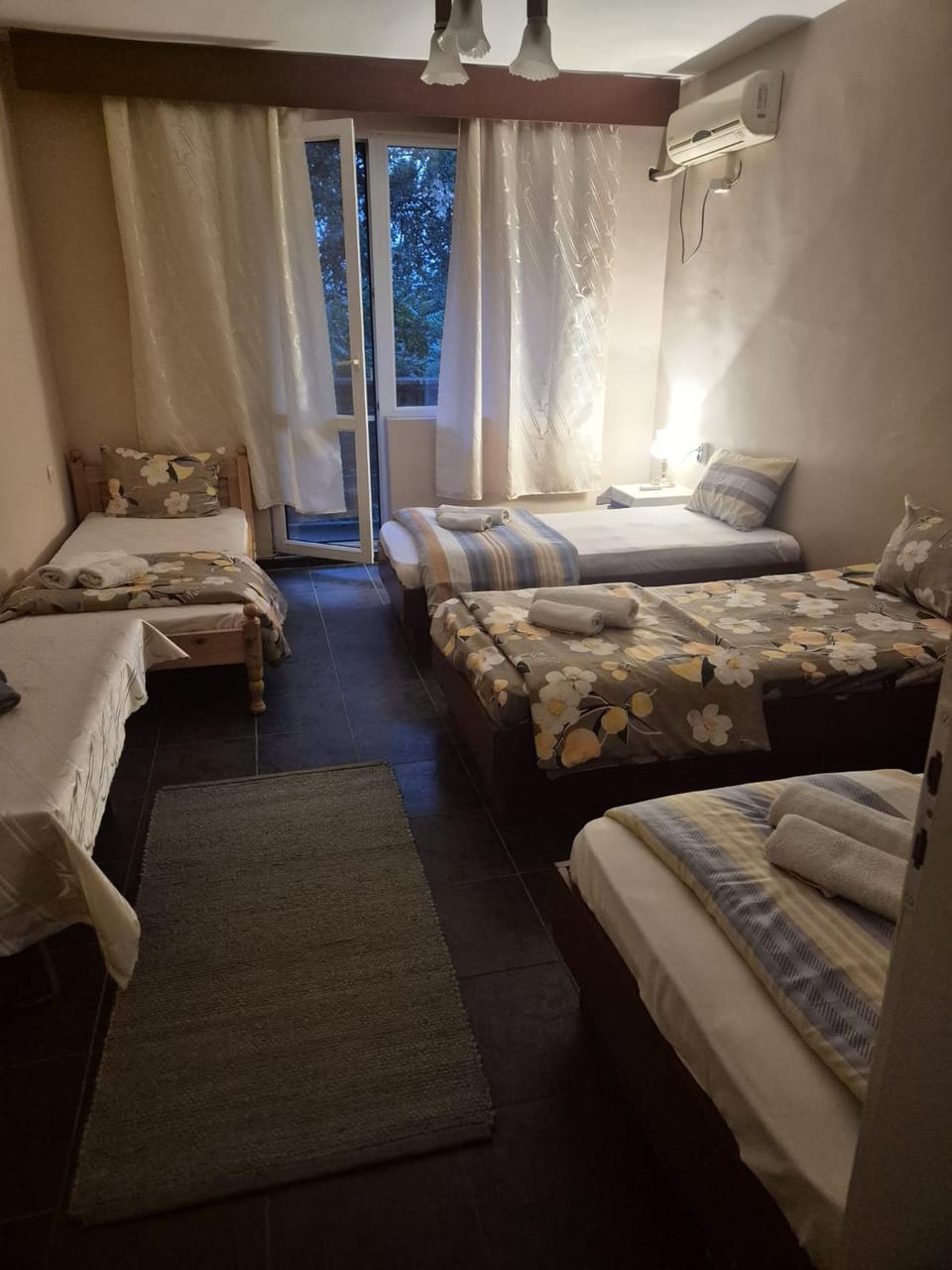 Hunters Lodge 40 Lakes - Back To Basic Hostel in Plovdiv Province
