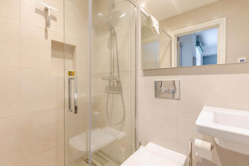 Renovated 1BD Flat by Regents Canal Maida Vale Apartment in City of Westminster