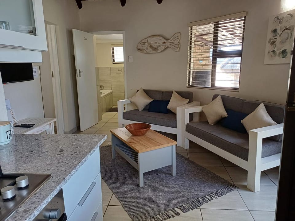TV and multimedia, Kitchen or kitchenette, Living room, Seating area