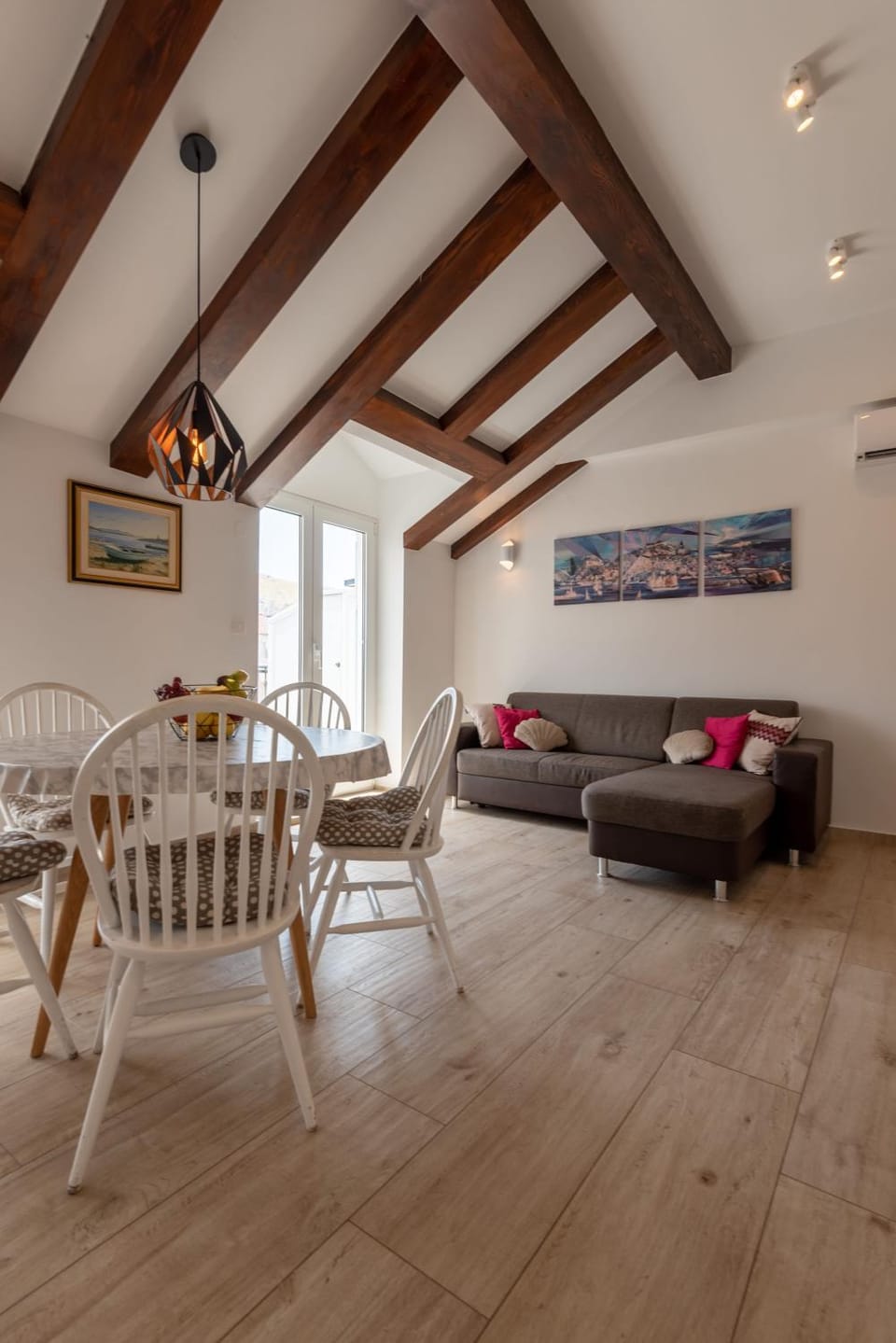 Living room, Dining area