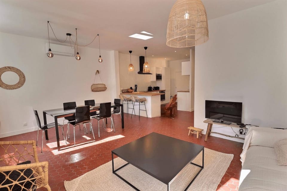 Spacious T3 in the heart of Marseille Apartment in Marseille