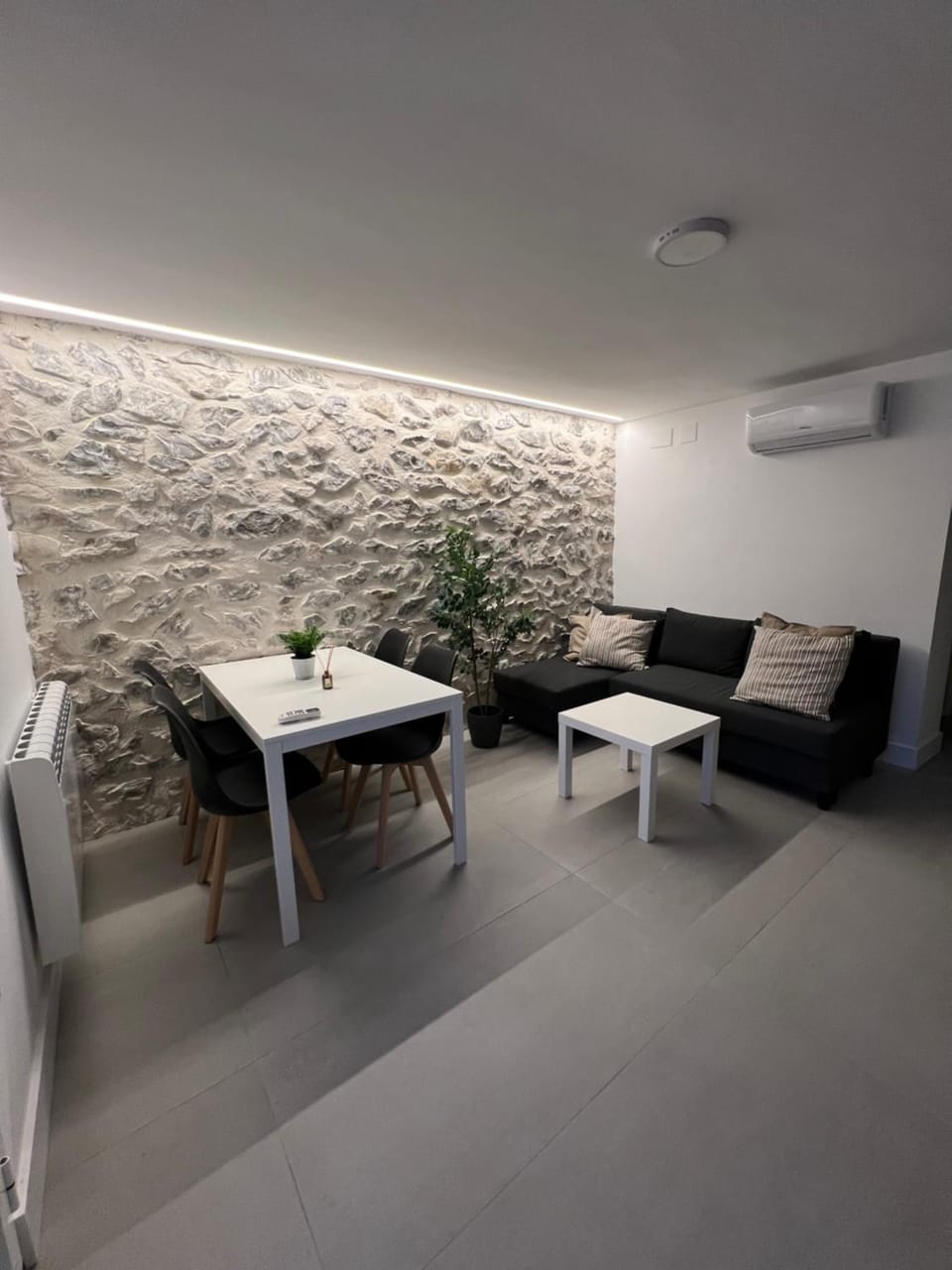 Living room, Dining area