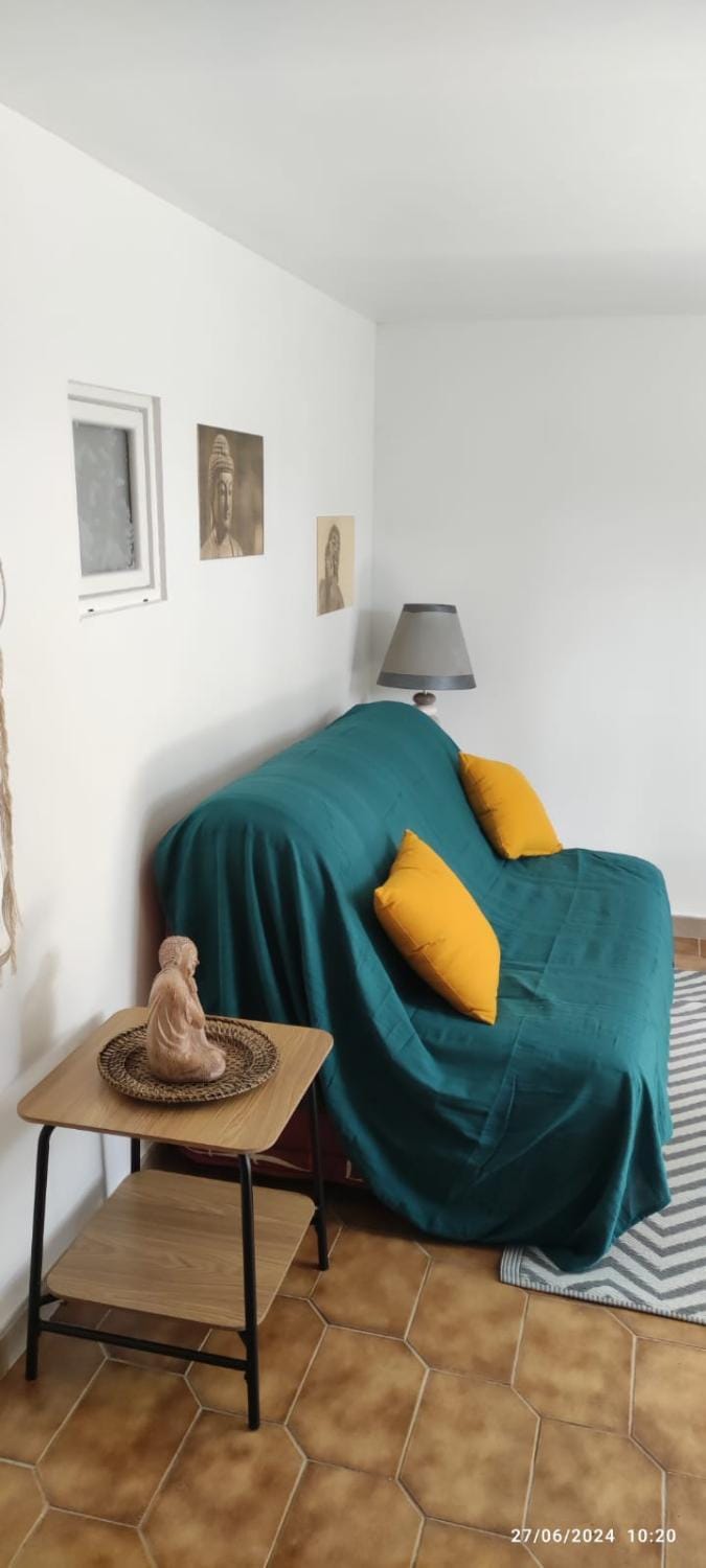 Living room, Photo of the whole room