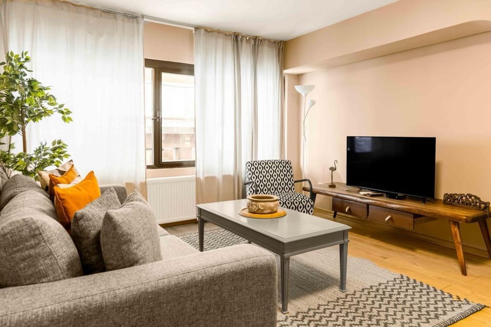 Charming Cozy 2bed1bath Shoreline Bebek! #95 Apartment in Istanbul